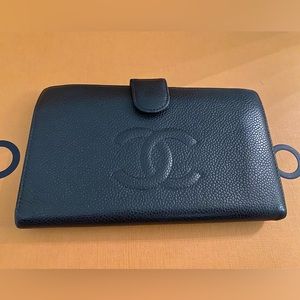 🌹CHANEL BLACK LEATHER KISS LOCK WALLET🌹